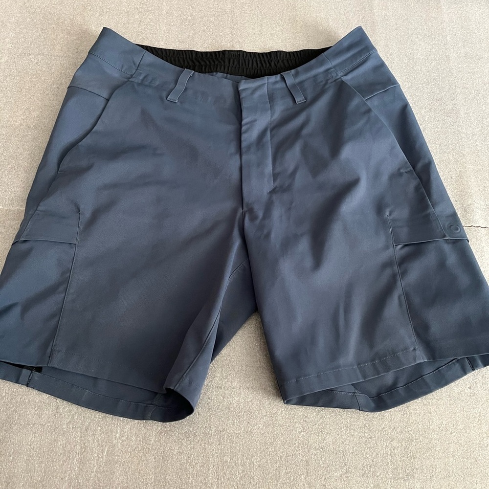 lululemon athletica Men's Flat Front Navy Blue Shorts